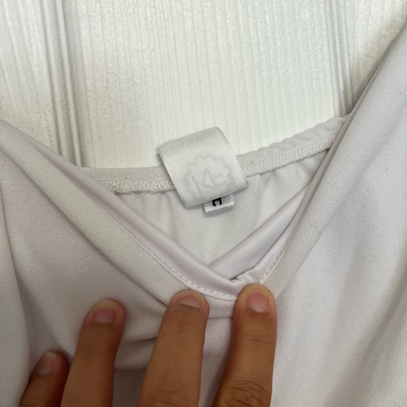 White crop top - Picture 2 of 2